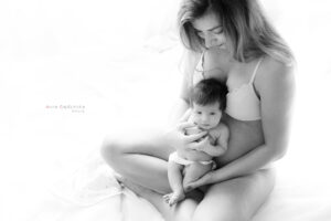 piękna mama fotografia noworodkowa